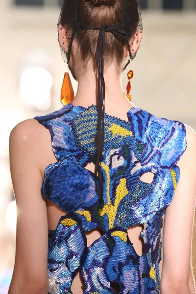 Look 44